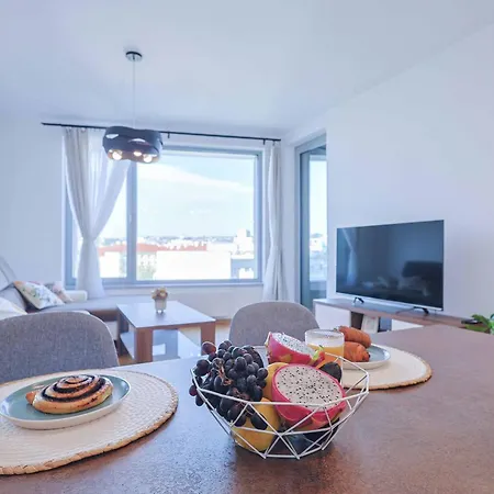 Sky Park Tower 1, Luxury With Free Parking *