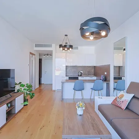Sky Park Tower 1, Luxury With Free Parking Apartamento Bratislava