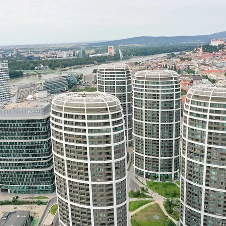 Sky Park Tower 1, Luxury With Free Parking * Bratislava
