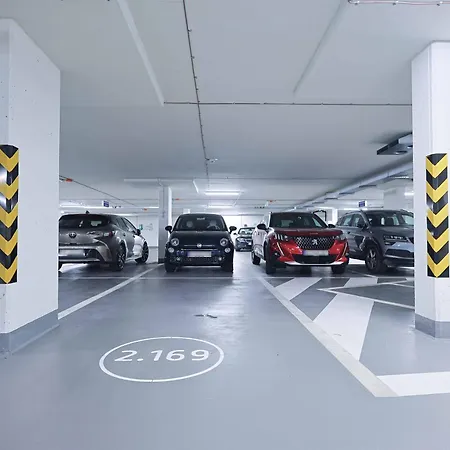 Sky Park Tower 1, Luxury With Free Parking Apartment Bratislava