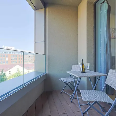 Sky Park Tower 1, Luxury With Free Parking Apartment