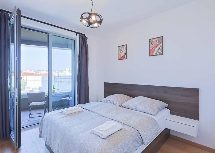 Sky Park Tower 1, Luxury With Free Parking * براتسيلافا