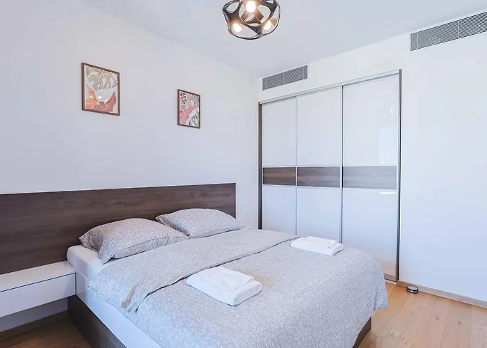 Apartment Sky Park Tower 1, Luxury With Free Parking *