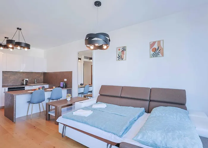 Sky Park Tower 1, Luxury With Free Parking Appartement Bratislava