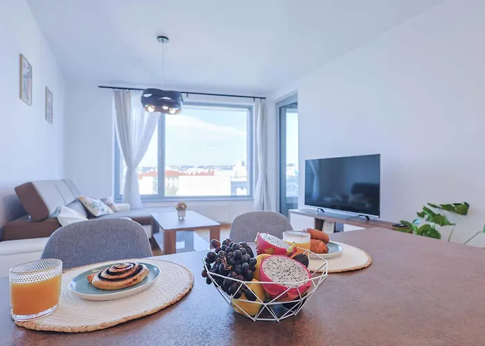 Sky Park Tower 1, Luxury With Free Parking *